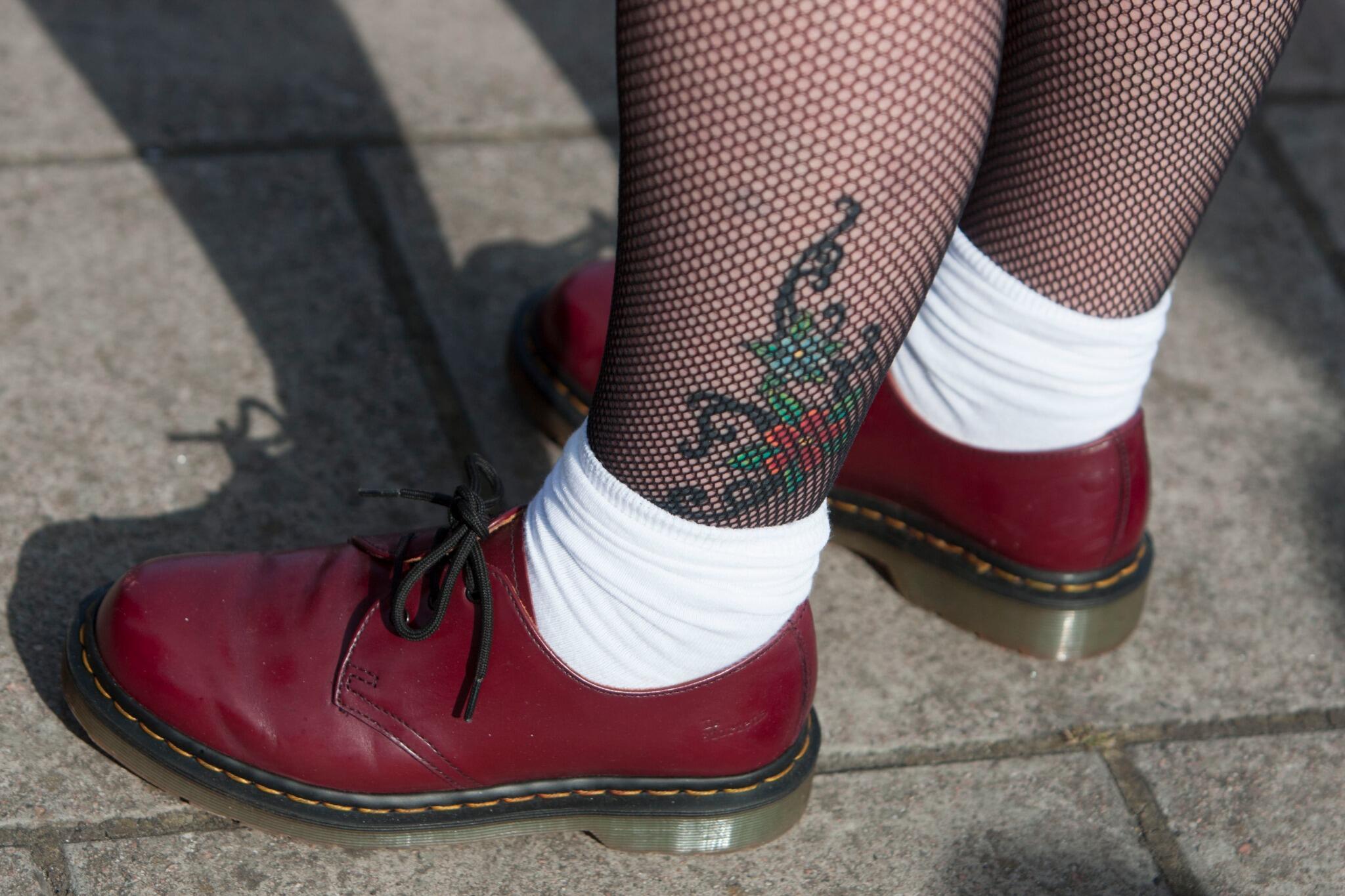 Dr. Martens Twitter પર: "Dr. Martens Cherry Red Shoes US &amp; Int: http://t.co/k7y8TNMQGi UK EU: http://t.co/ySaqeCCsOq http://t.co/QnfzXINmCk" / Twitter