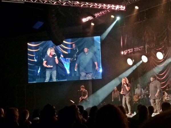 StephenSalyers's tweet photo. Too much fun singin' w/@scatband today at @crosspoint_tv!  Hope all the Dad's had a great day! #BecauseOfDad #TheMan http://t.co/xi3gumdFfM