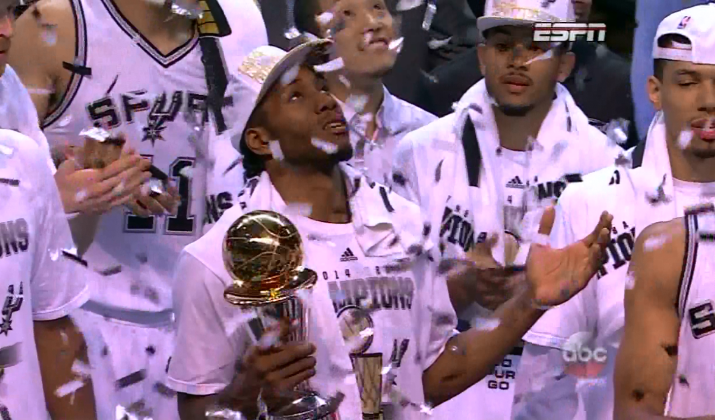 BqOHWRBIQAALsEH.png:large