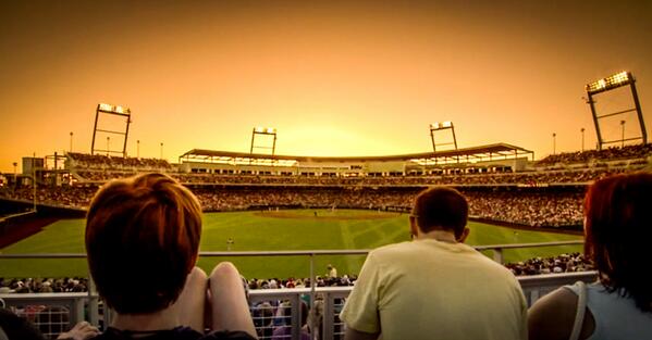NCAABaseball's tweet photo. And the sun sets on an amazing weekend of baseball… #CWS http://t.co/DkM9GPk3SX