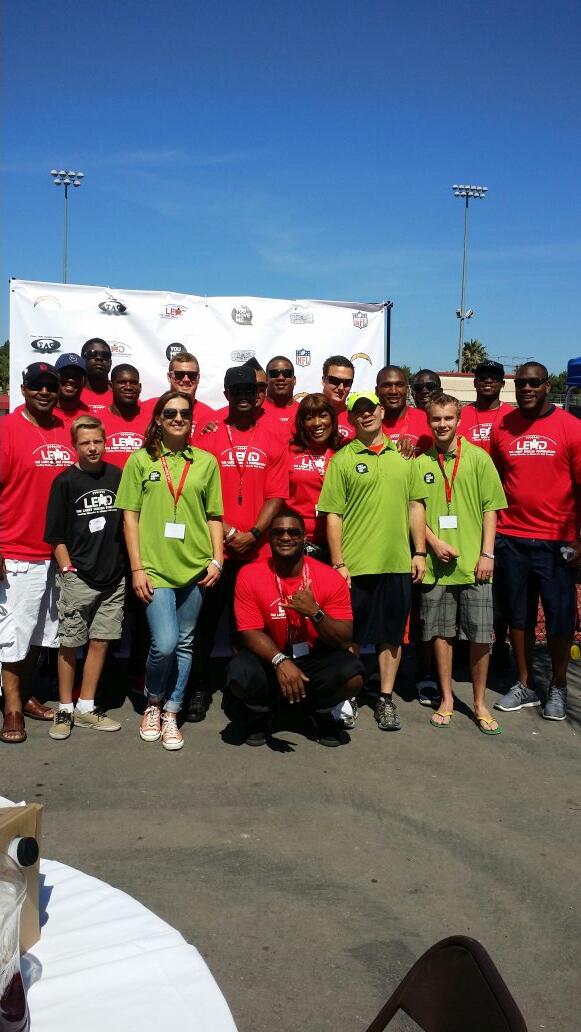 YouMoveMeCo's tweet image. Great pic Larry! Thanks! What an amazing experience--thank you for the opportunity. :) RT @LEADFoundation: http://t.co/a1Br5hmHo8”