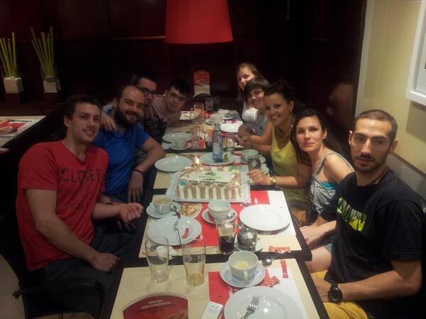 SomosRecycling's tweet photo. Orgullosos del equipo.Gracias a @ichax96, Alberto,@Ana_Moraleda, @yonconstantin,Carlos y Mario, todos #SomosRecycling http://t.co/GZN0hcSXCp