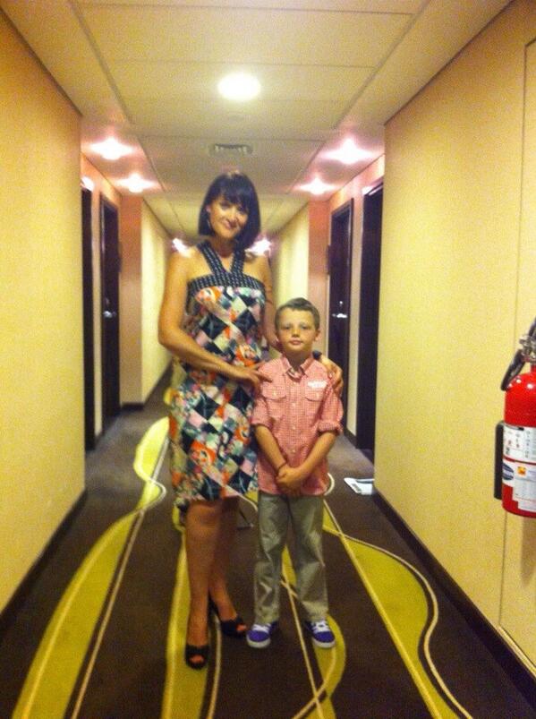 tazlarkins's tweet photo. @yoshijonesstore my favourite Yoshi jones outfit! http://t.co/P9nUnxk0wx
