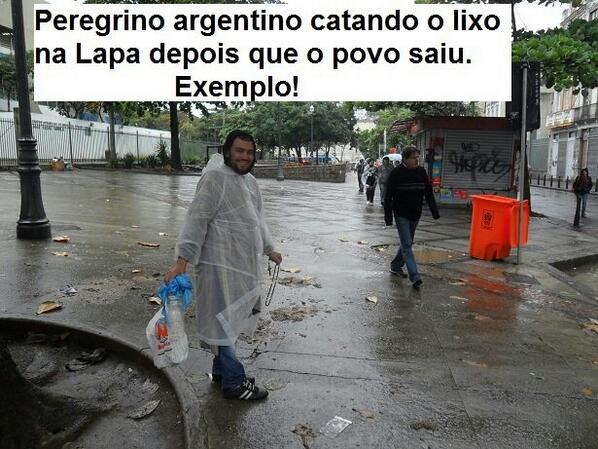 #noticiasdamanha Também vi esta atitude com um argentino após a passagem do papa na Lapa Catedral do Rio.