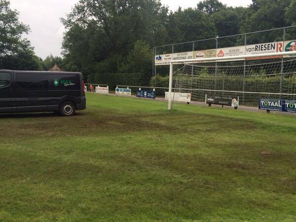 vvGOMOS's tweet image. De doelmonden op ons hoofdveld worden momenteel gerepareerd!