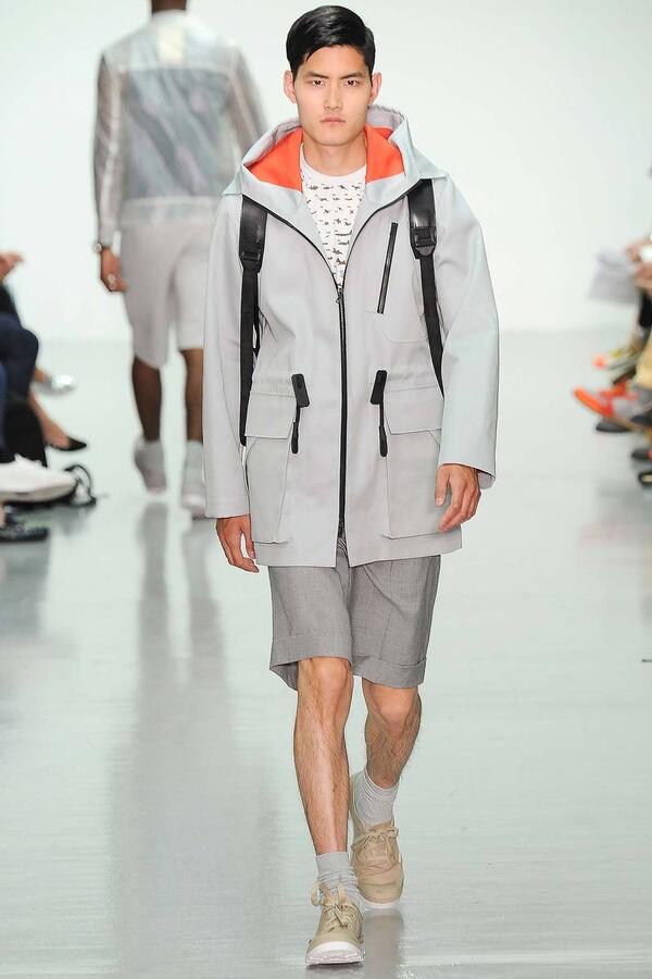 GQSpain's tweet image. Un homenaje a la aviación en la colección de @StudioRaeburn en #LondonCollections Men goo.gl/mYOqW5