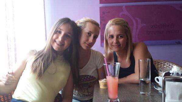maykareina's tweet photo. #Barbacoa con los primos http://t.co/9T8LJzn2jv