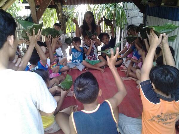 Minggu kmrin, kita bkunjung ke <a href="/MarkasKecebong/">markas kecebong</a> , bljar bsama anak2 &amp; berbagi makan siang bareng :)