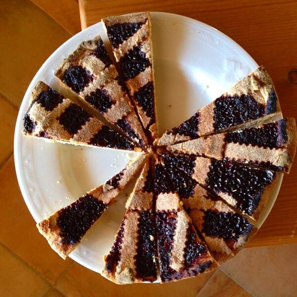 edbattle's tweet image. davidlebovitz | Sicilian jam tart made with wheat grown on the same farm #casevecchie | bit.ly/1p7rBfy