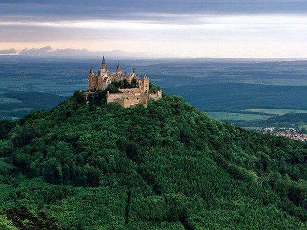 Gabriele_Corno's tweet photo. Hohenzollern Castle @ Germany by Berthold Steinhilber #inspiration #CGE #nature #Castle http://t.co/Amuwcp9CCI