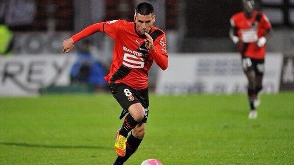 TotalFoot_'s tweet photo. Le Rennais Julien Féret signe pour deux ans au Stade Malherbe de Caen ! http://t.co/3vhNnJgbwB