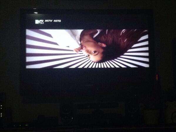 ZaynUniverseL's tweet image. FINALLY #problemvideo  In The MTV
Watching It on my Tv! @ArianaGrande  👑💕💎👌