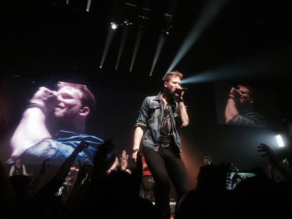 FaeSimz's tweet image. FGL@acllive