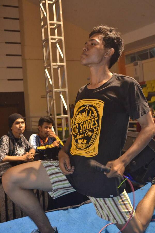 gaya voxnya sok keren kan?:D