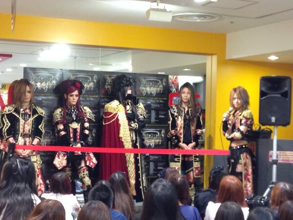 טוויטר \ D（God Child Records） בטוויטר: "【D インストア情報】本日タワーレコード静岡店にて無事に インストアイベント終了致しました。ありがとうございました。 次回インストアイベントは6月18日(水)19:00～ 新星堂水戸店となります。  Http://T.co/Xj2Xiqkgbm"