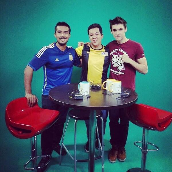 TheBastyMerch's tweet photo. Spotted Mark Odea 8tv Quikie host in Samba Brazil on Bernama TV 😊 http://t.co/VJn9hYIAR9