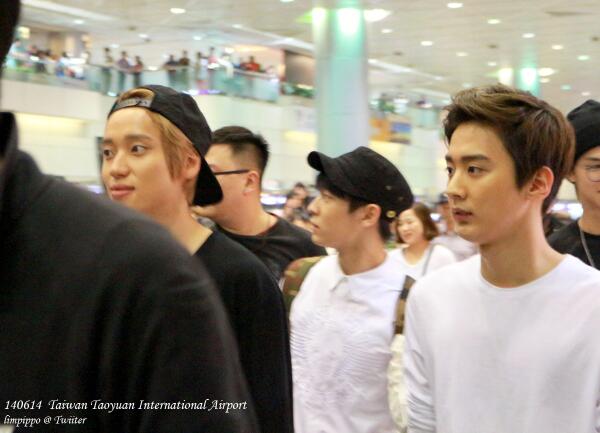 limpippo's tweet photo. 140614 TEEN TOP at Taiwan Taoyuan International Airport http://t.co/gdF9BBEkbX  #니엘 #천지 #엘조 http://t.co/2kEHl4iSJ6
