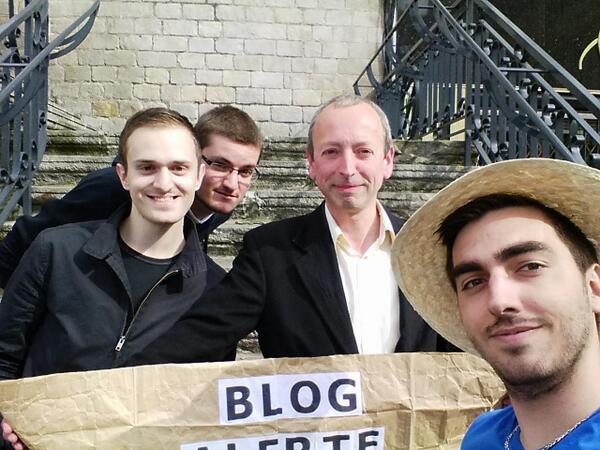 YannickBriffa's tweet photo. @Mathieu_Sommet Nous l'avons retrouvé pour toi ! #episode78 Btw visiblement il y a beaucoup de UFO au Mexique ! http://t.co/5eXIUM7nFw