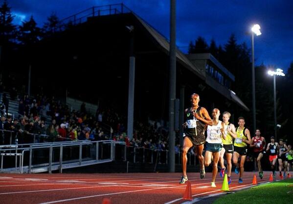McGinnessPDX's tweet photo. RT @Oregonian: Mo Farah delights fans at the #PTF14 @PortlandTrack with a sizzling 5,000. http://t.co/gexAVAnJQ8 http://t.co/grJUuqYzLk
