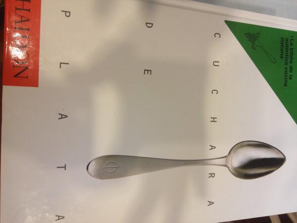 Cuando una italiana se casa, alguien le tiene que regalar este libro. Si no algo fallara