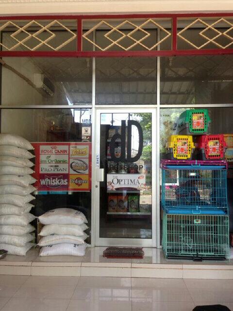 dDPetshop's tweet photo. @DepokDogLovers @dogtrainingcour @anjingbiz @Kucingmemo @Info_Kucing#ini dia penampakan petshop kita..penasaran?yuks http://t.co/2Cyu0lLS8f