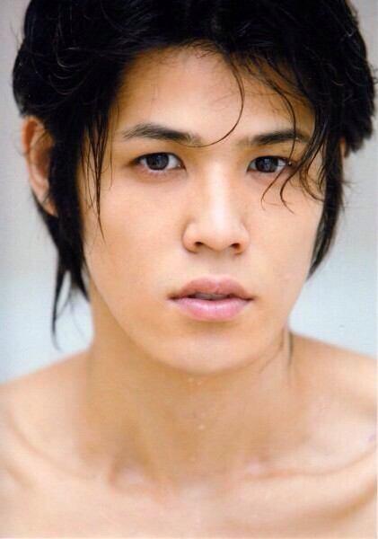 そらぴ A Twitteren なんか一瞬マモちゃんが鈴木亮平に見えるねんなー Http T Co Ikmbdackti Twitter