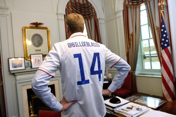 NYCMayor's tweet photo. Bring it, Team #USA. Good luck in today’s @FIFAWorldCup match #USAvGHA. #World Cup #USMNT http://t.co/nXoPsZlTpf