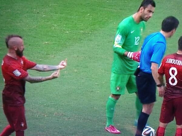 Awww carpe diem and love is in the air. "<a href="/footballtweet/"></a>: Raul Meireles' reaction to Pepe's red card. #GER #POR ”