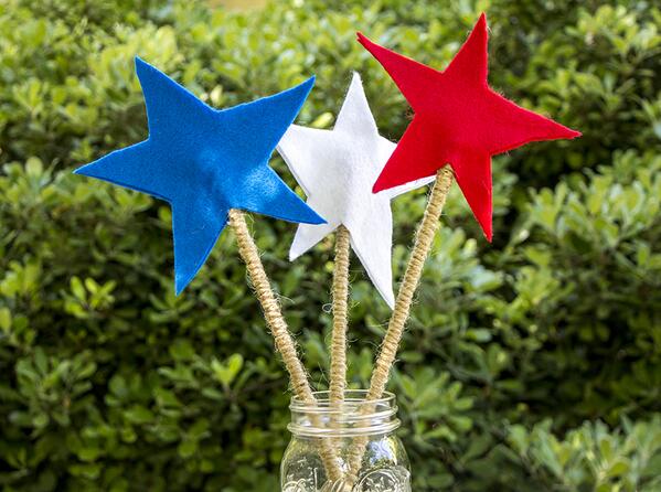 moonfryeteam's tweet photo. Make some Independence day #magic with our DIY 4th of July star wands! http://t.co/7BrW8UJaTx http://t.co/MPdqRvqssS