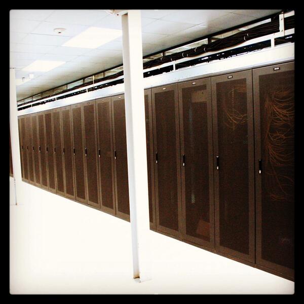 123NetInc's tweet photo. Take a look inside the Data Center in Southfield #123Net http://t.co/qnefizZEjz