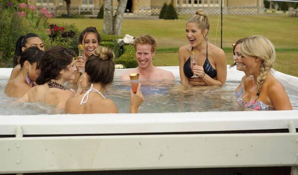 MarryHarryFOX's tweet photo. The royal party isn't over! Keep watching #marryharry on http://t.co/yx0jU3QZft and FOX NOW. http://t.co/7e395mJg81