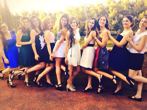 Aliiciia96's tweet photo. 🎓 @RaquelittaSmile @Marine_Lalalaa @Monica21196 @Andrym13 @ire_alfa @LidiaPineapple @Kendra_CP @ItsRedFlea http://t.co/ciiGZk65Yt