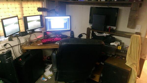 murdock1125's tweet photo. Old setup.                                    New setup http://t.co/P6Y4XLP8bX