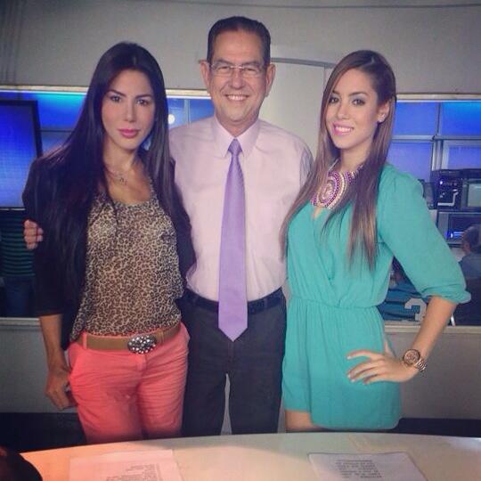 danielavegam's tweet photo. @noticiasyabq @vanecalderon21 Noticiero Televista http://t.co/BJdNgBZkDT