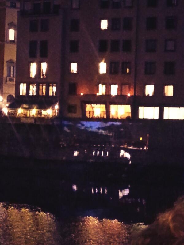 _2QL4SQL's tweet image. 지금 피렌체! 베키오다리!