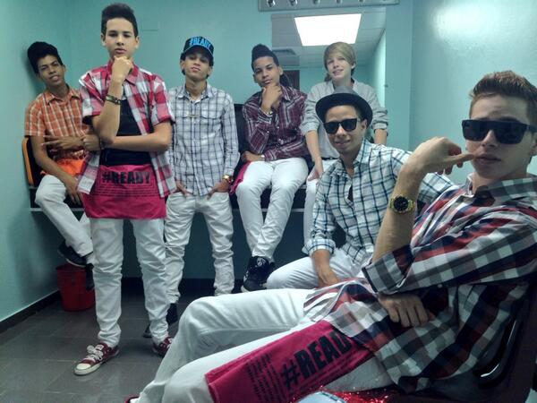 LaPandillaRD's tweet photo. Cuantos RT para esta Foto ? http://t.co/Zcly8pbygG