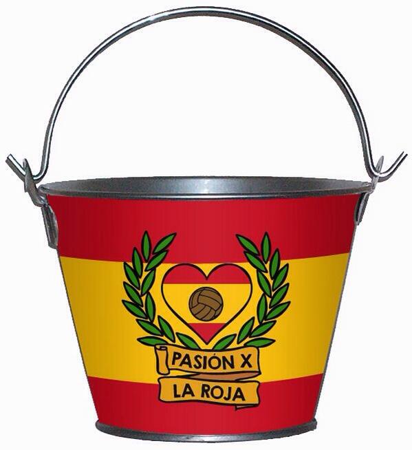 Catespa_es's tweet photo. Os presentamos nuestros #cubos para #cerveza de #España ... Hielo, amigos, unas cervezas frías y a x el #mundial2014 http://t.co/YbN9F5leD9