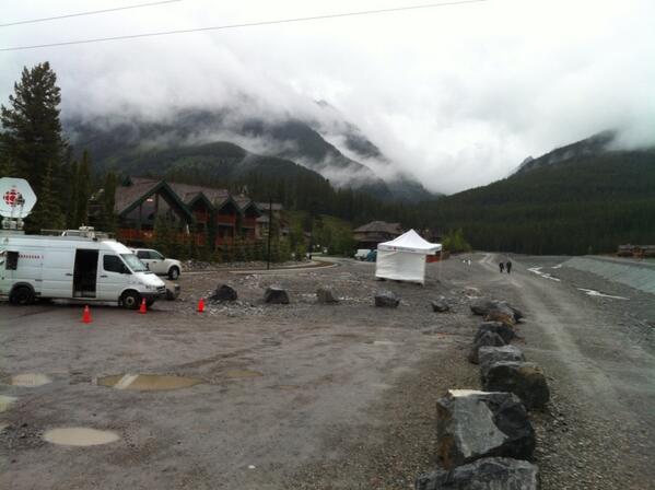 Preemptive journalism or unnecessary fear mongering? #CBC at an empty #CougarCreek in #Canmore. #SlowNewsDay