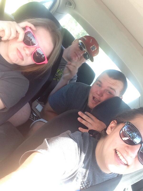 In our way back from sunsplash with the best @DanieleHansen17 <a href="/crazyredneck98/">Tyler Thomas</a> @CaitlinSmitty47