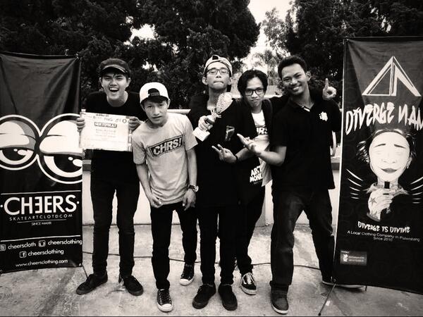 <a href="/adenrians/">Aden Andriansyah</a> @ariaobby @unggul_pribadi stand both terbaik <a href="/DivergeName/">DIVERGE NAME CLOTH</a> n <a href="/CheersCloth/">Cheers Wear</a> dalam pekan inovasi mahasiswa