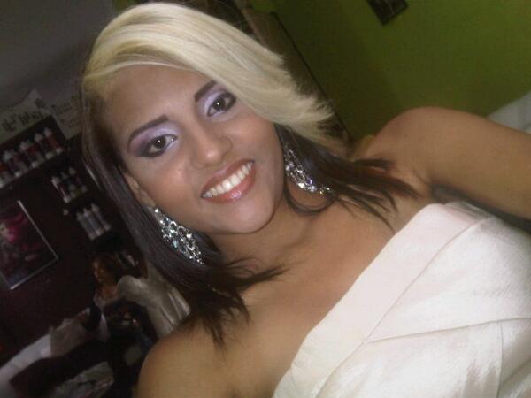 MoniTorrivilla's tweet photo. Nuevo Look.! http://t.co/2WrsgWiPsj