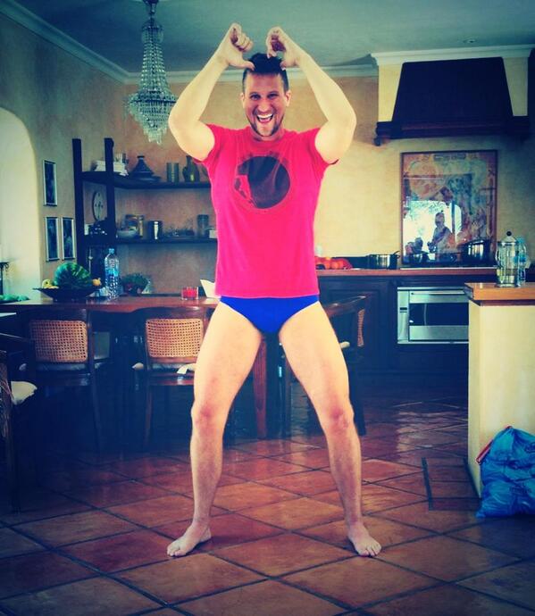 ElizabethHrris's tweet image. LOL! RT @BryanMMoore: 10 days til vacay :) @RickiLake are you ready???? #Ibiza one year later #SamePlaceSameTime