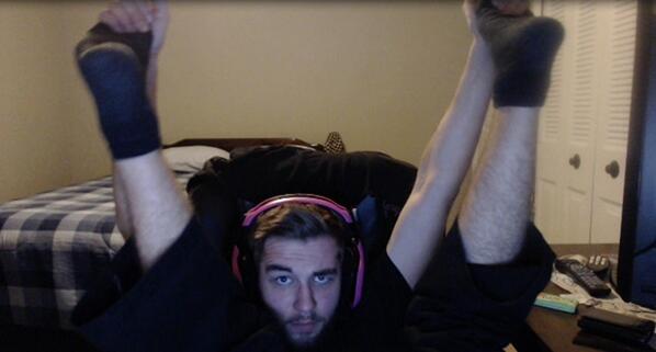 JevExposed's tweet image. Jev illuminati ?