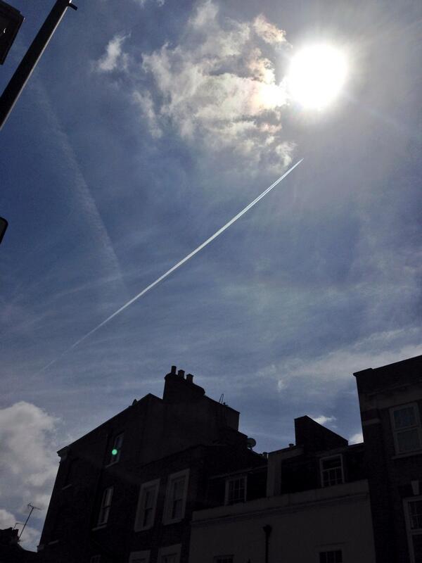 StarThings's tweet image. #chemtrails bye bye blue sky