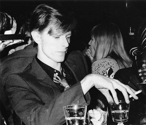 selfestate's tweet photo. Zarafetine kurban olurum senin. Arşiv kralı » David Bowie, 1978. #arsivkulubu #davidbowie #thinwhiteduke http://t.co/qQ2vqOyEti