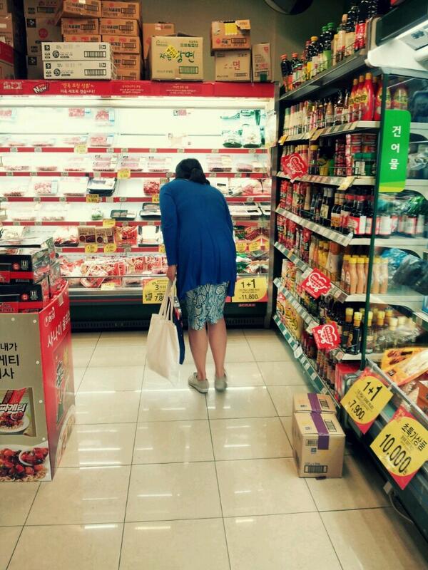 wowhwang's tweet photo. 동네가 좁으니...운동을 가도 장을 보러가도 파파라치에게 걸림 ㄷ ㄷ ㄷ http://t.co/5SUCxdWHYu