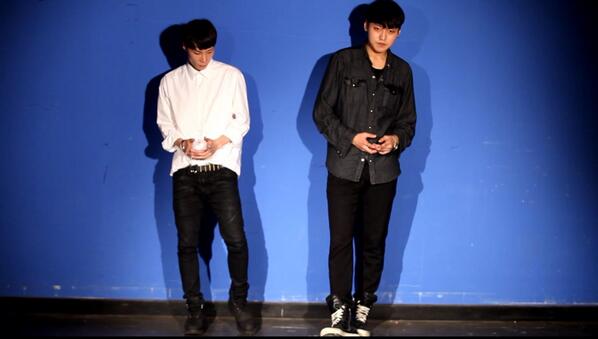 TwoK22's tweet photo. Blacksheath-Room http://t.co/q9b48deco9