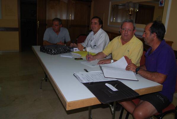 El <a href="/cftrujillo2013/">club futbol trujillo</a> celebra una nueva asamblea para decidir su futuro bit.ly/1kJ0ph9 vía <a href="/HOYtrujilloex/">HOY Trujillo</a>