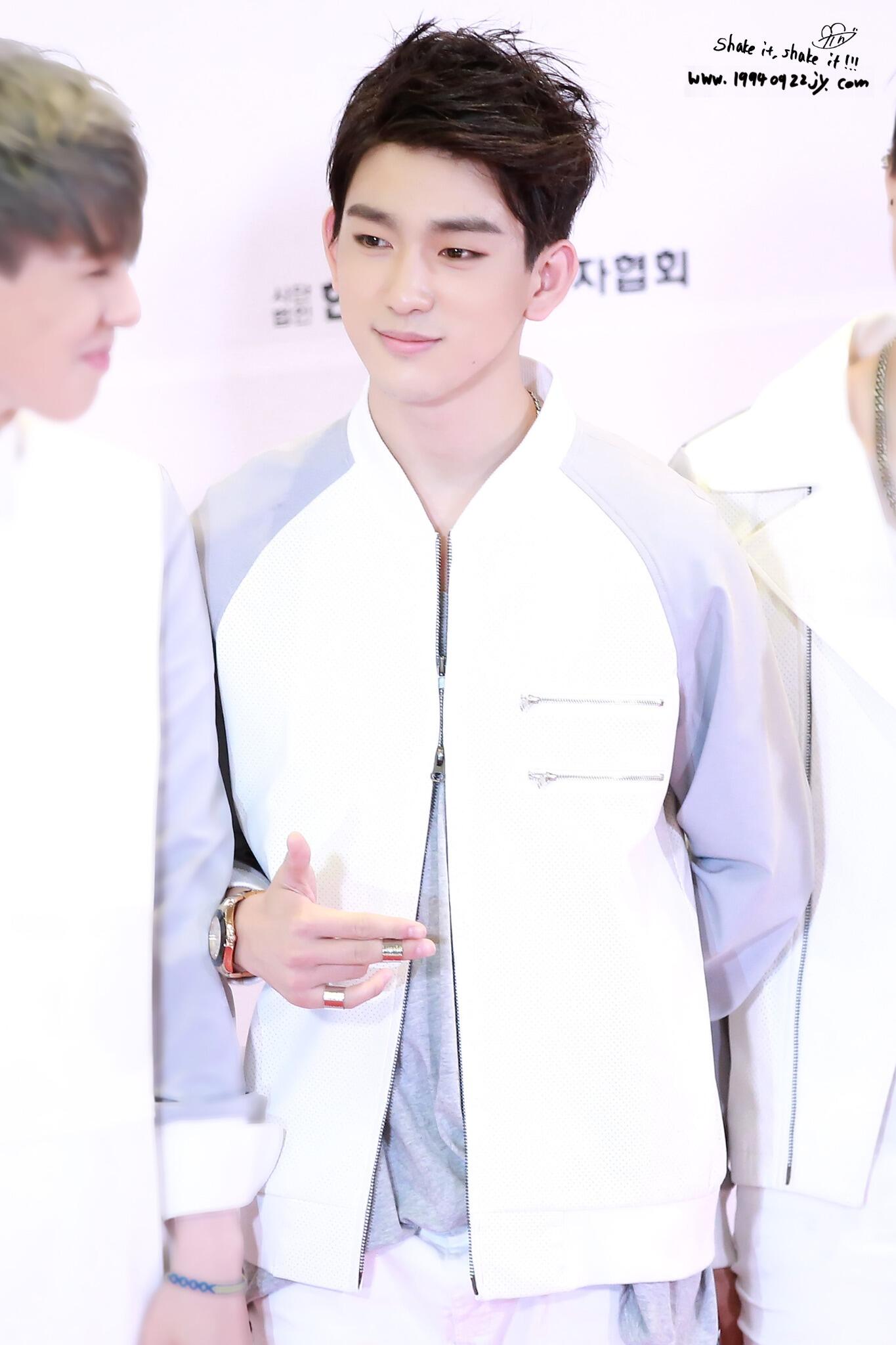 BqUM8siCEAATc3f.jpg:large