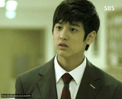 BqVCeF4CAAAonC2.jpg:large